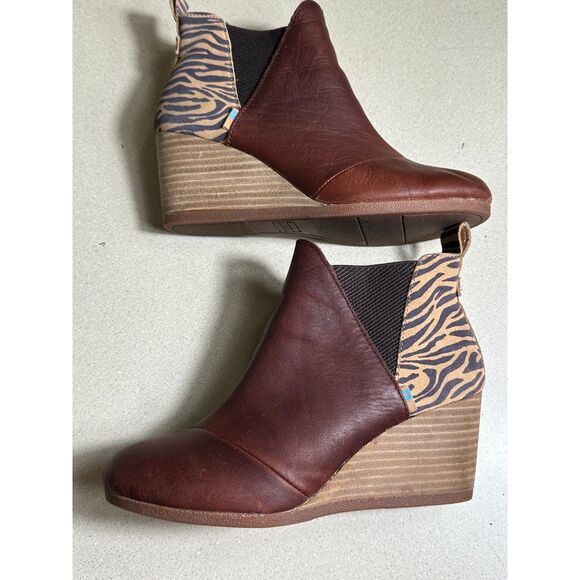 Toms Kelsey Brown Leather Zebra Wedge Bootie Size 8 - Picture 2 of 6